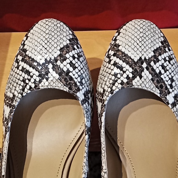 Violet & Red Snakeskin Wedges. NWOT. Never Been Worn. PERSIA Size 7M. - Picture 5 of 16